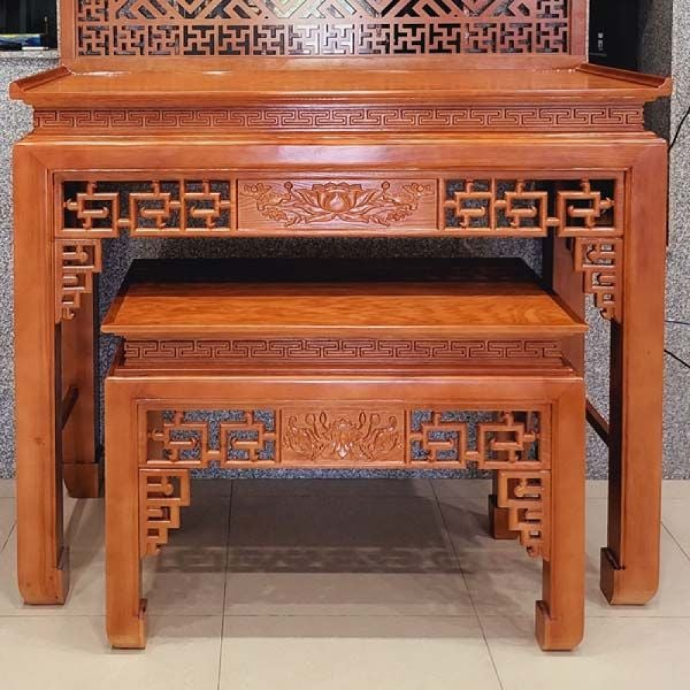 Bàn thờ gỗ sồi hoa sen kèm đôn BT1