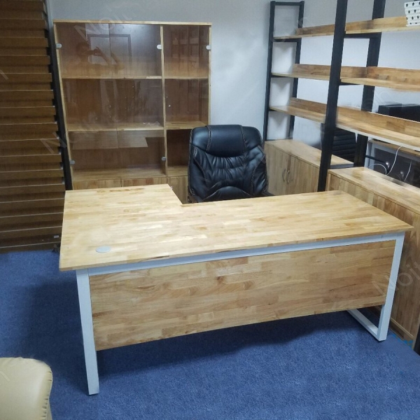 Bàn làm việc chân sắt chữ L gỗ tự nhiên giá rẻ