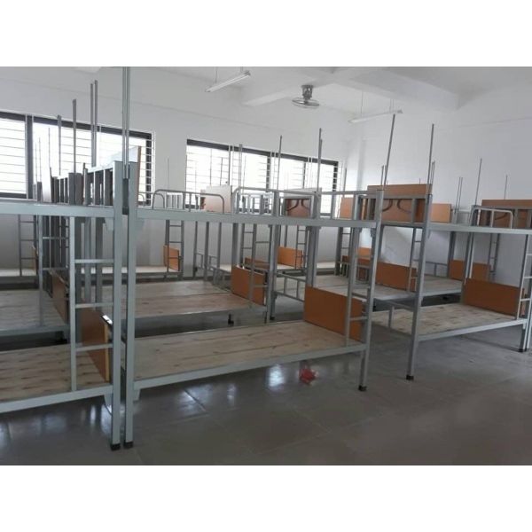 Giường sắt homestay gia đình khung tròn