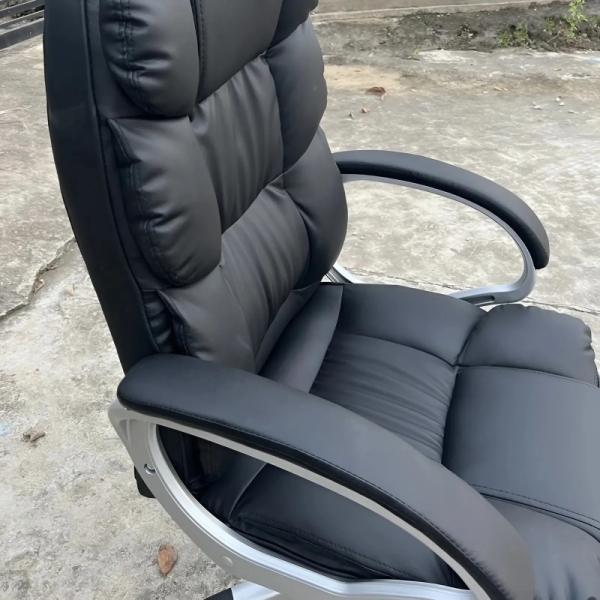 Ghế Giám Đốc Bọc Nệm Êm Ái – GGĐ13