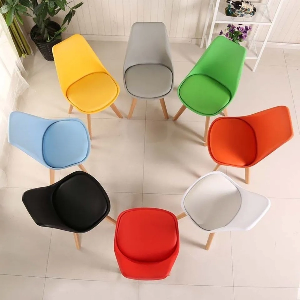 Bộ bàn ăn, cafe hiện đại 4 ghế ngồi gồm bàn tròn T104 và ghế eames lót nệm 205
