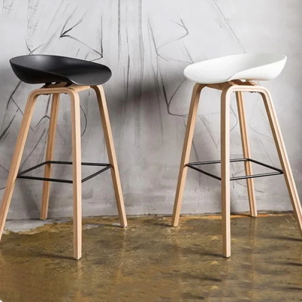 Ghế quầy bar hay stool lưng nhựa chân gỗ nhập khẩu- Mã 403A
