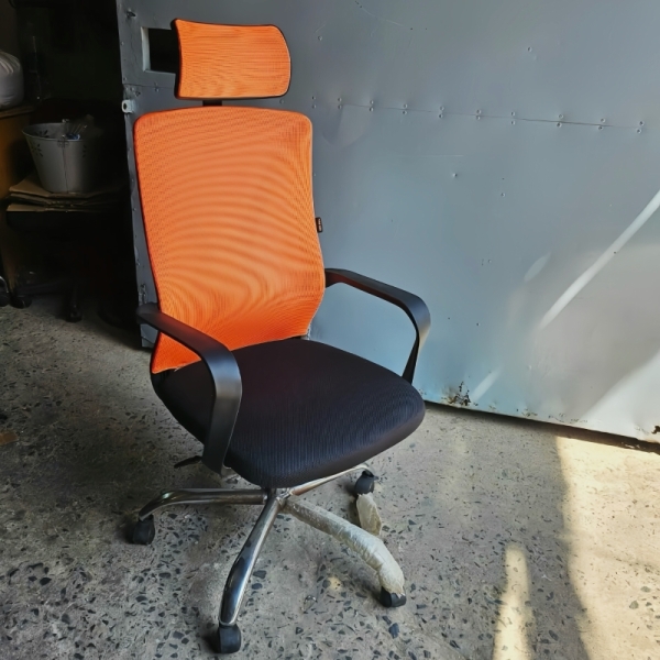 Ghế Xoay Văn Phòng Công Thái Học Tựa Lưng Tam Giác – GX49