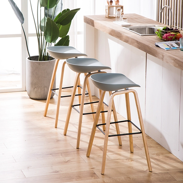 Ghế quầy bar hay stool lưng nhựa chân gỗ nhập khẩu- Mã 403A