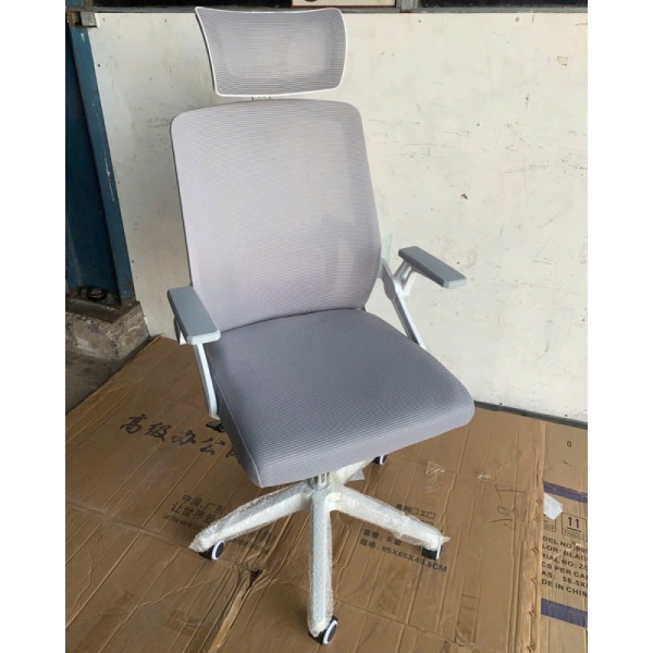 Ghế Xoay Văn Phòng Tựa Đầu Tay Gập Điều Chỉnh – GX45