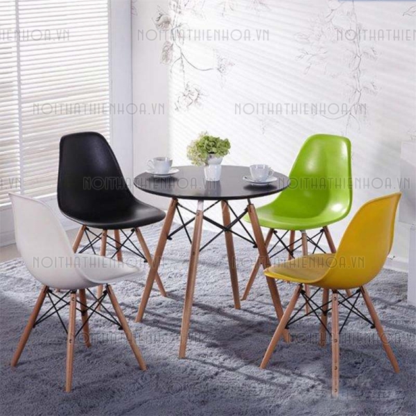 Bàn ghế cafe Eames D600
