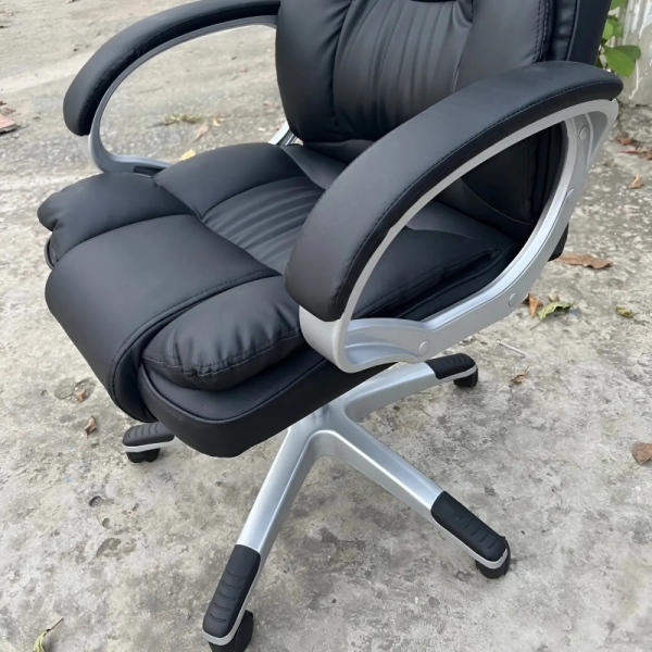 Ghế Giám Đốc Bọc Nệm Êm Ái – GGĐ13
