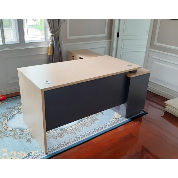 Bàn giám đốc đẹp Omega