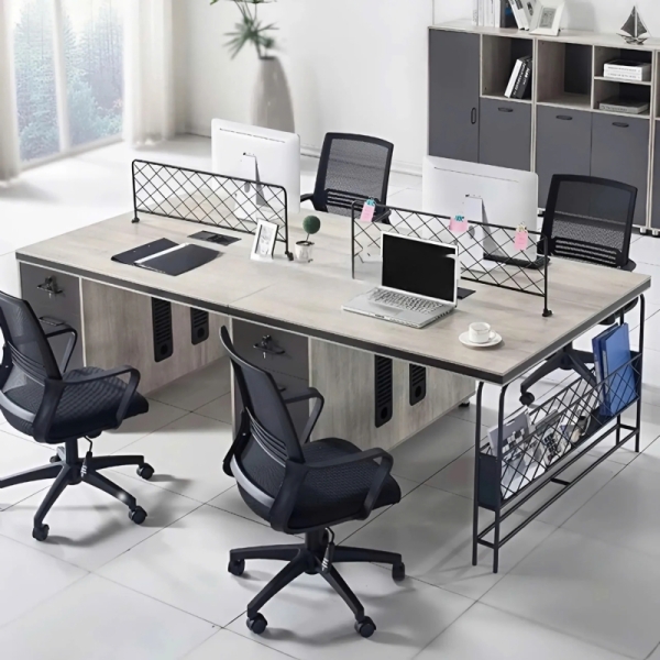 Cụm Bàn Làm Việc Nhóm 4 Người Có Hộc Tủ Và Vách Ngăn – BC65