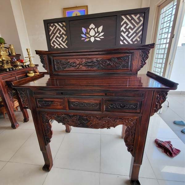 Vách ngăn bàn thờ chữ vạn kết hợp hoa sen - VNB80